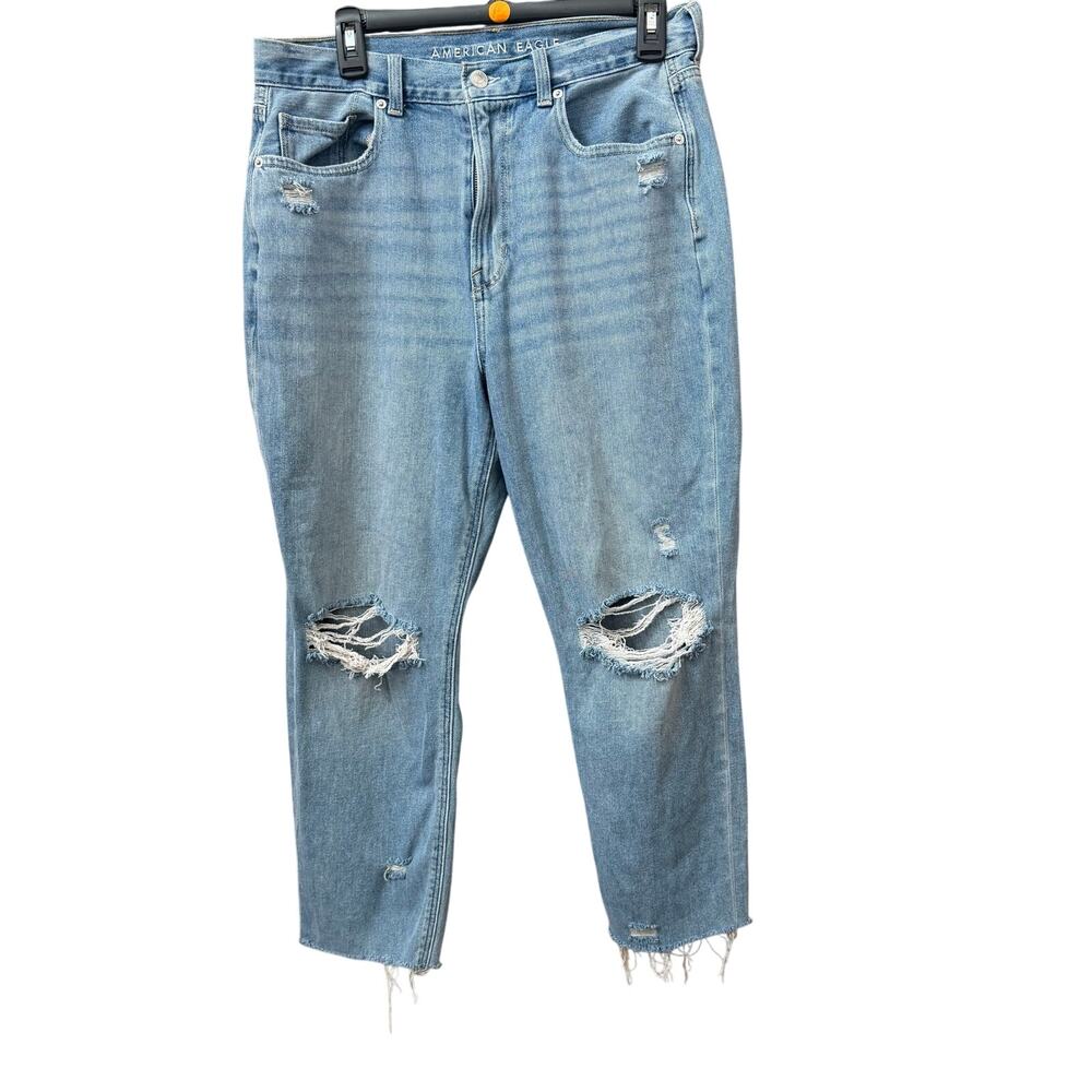 American Eagle Distressed Mom Jeans Size 12 Short Relaxed Casual Raw Hem